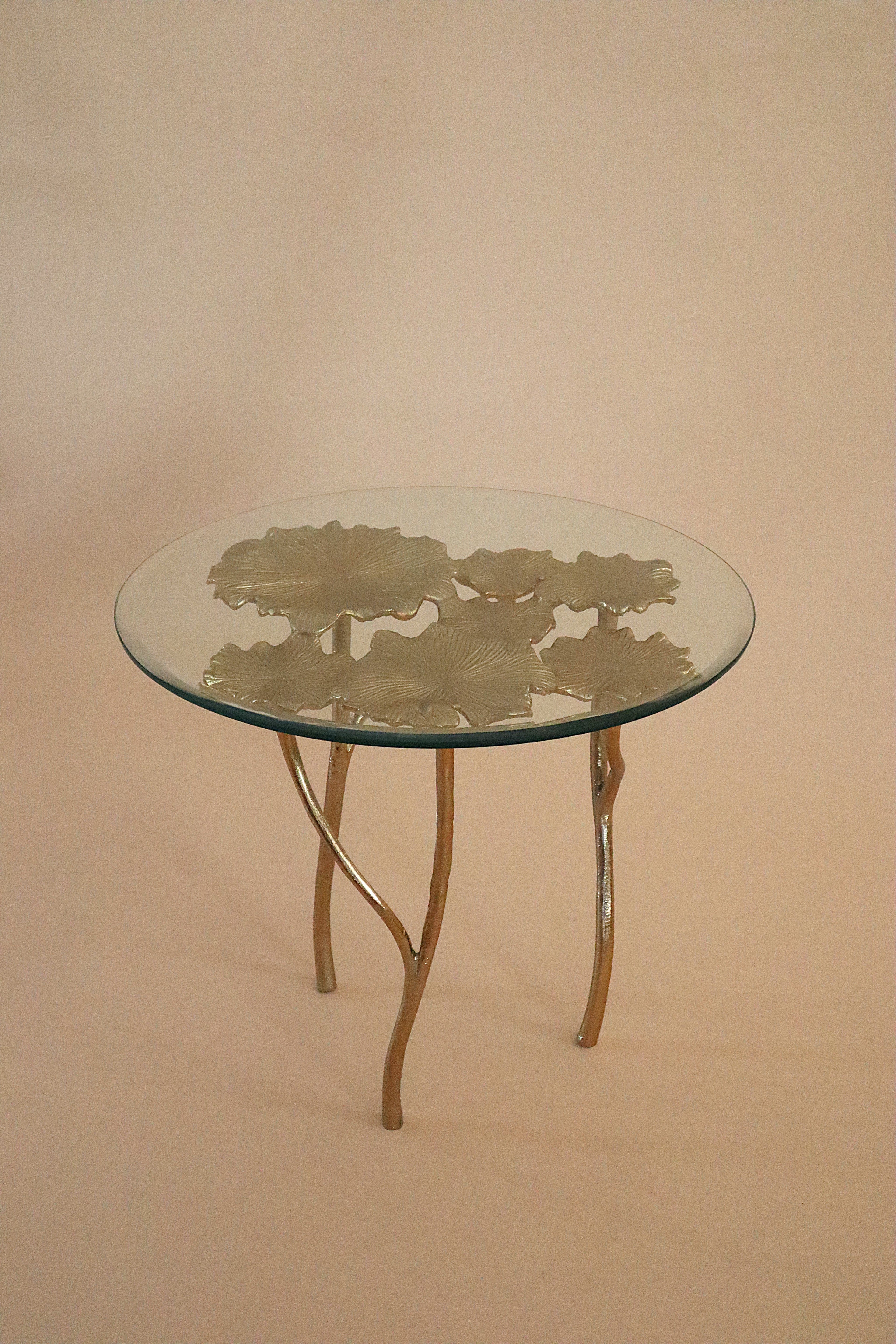 Nelumbo Table