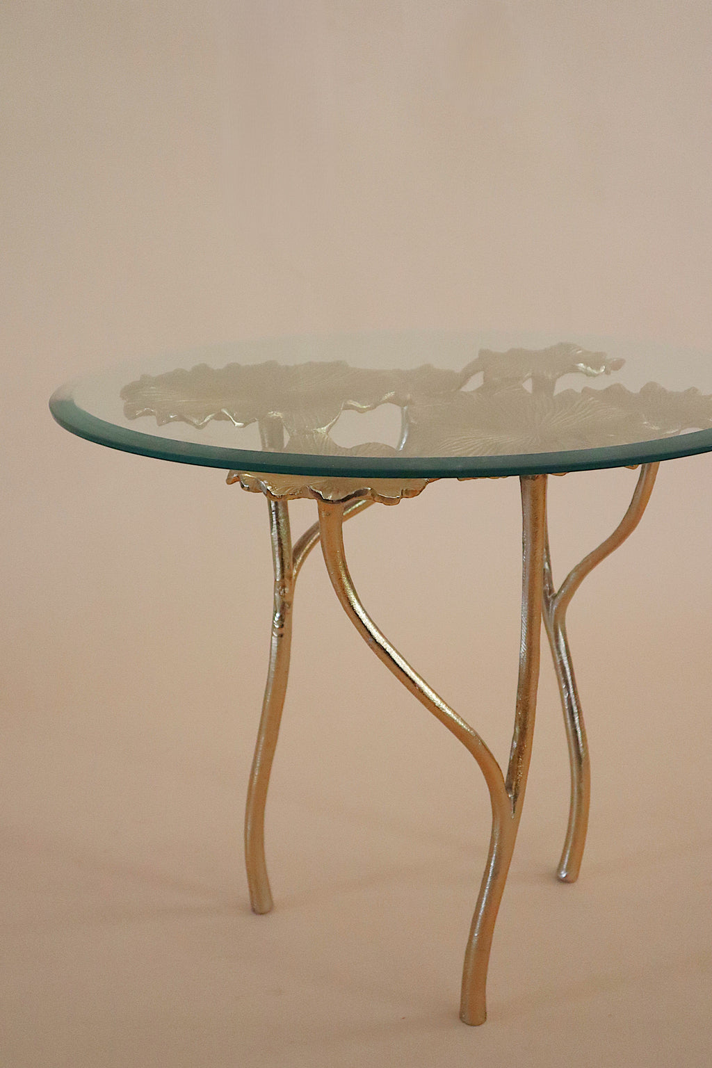 Nelumbo Table