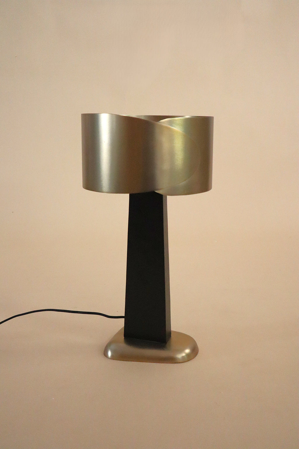 Hug Table Lamp